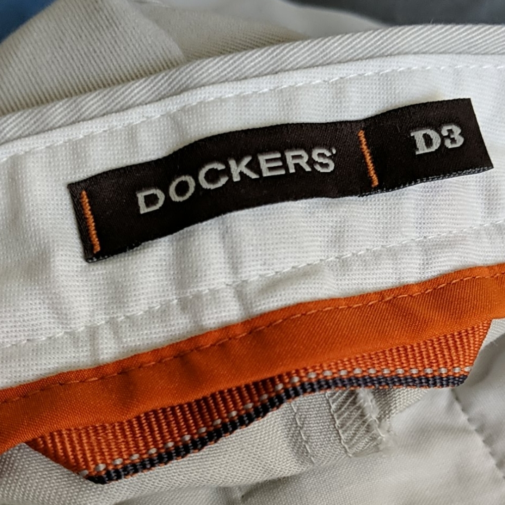 Chinos - Picture 2 of 3